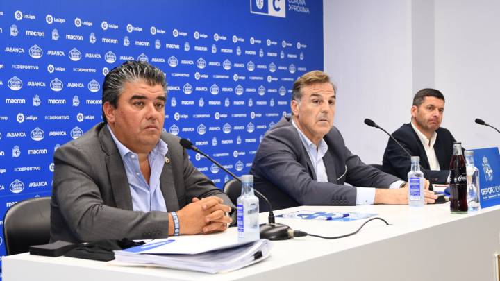 Fernando Vidal en una rueda de prensa en Riazor