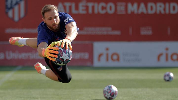 Oblak entrenando con el Atlético