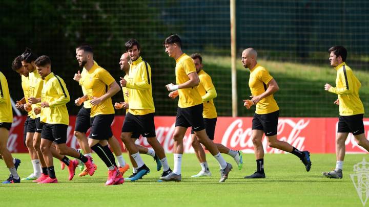 Diez jugadores procedentes del filial para iniciar la pretemporada