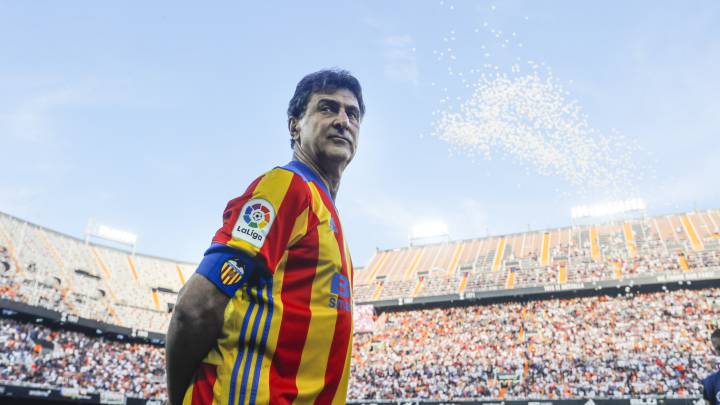 El valencianismo se levanta de la mano de Ayala, Cañizares y Kempes
