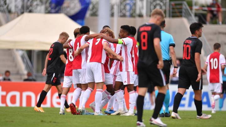 El Ajax de Heitinga y el Benfica se citan en las 'semis' de la Youth