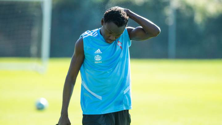 Pione Sisto durante un entrenamiento con el Celta