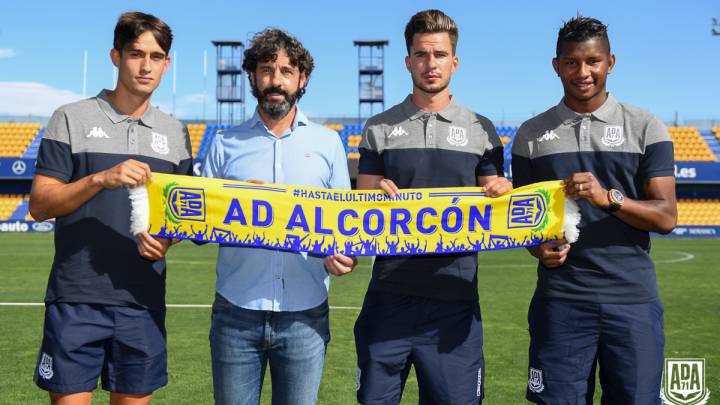 La AD Alcorcón presenta oficialmente sus tres primeros fichajes
