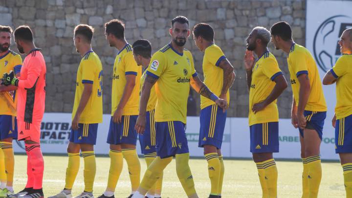 Álvaro Negredo debutó con el Cádiz en pretemporada