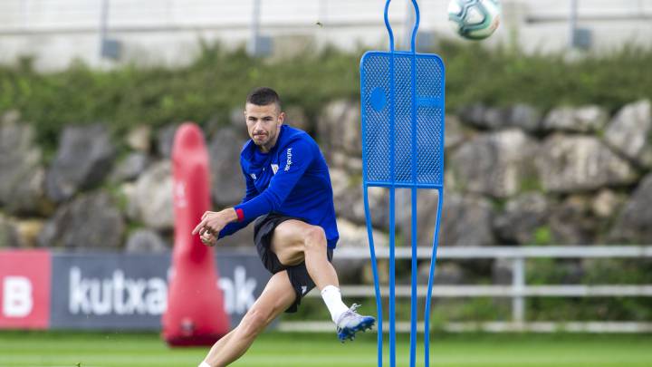 Gorka Guruzeta será el delantero del Sabadell tres temporadas