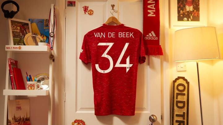 El emotivo gesto por el que Van de Beek llevará el 34
