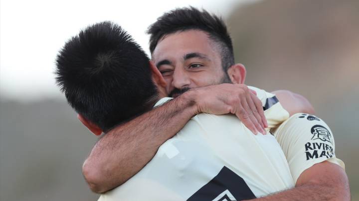Wu Lei y Matías Vargas.