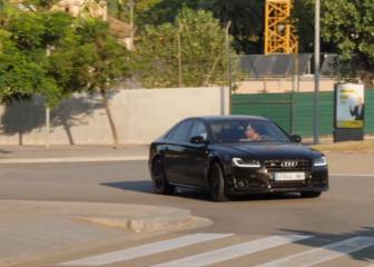 Piqué la vuelve a liar con el coche: comparen con Suárez y entenderán el disparate