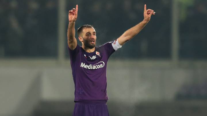 Pezzella con la Fiorentina