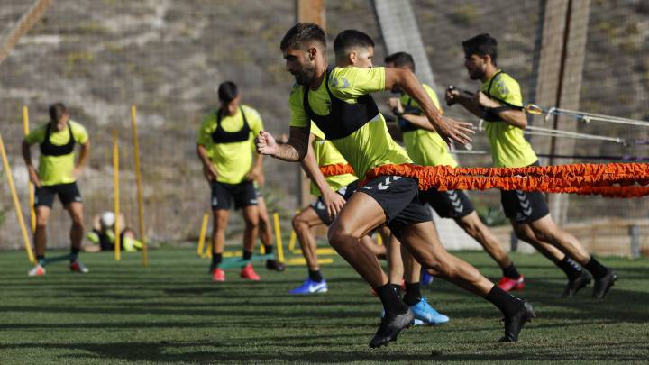 La plantilla domina a la COVID-19