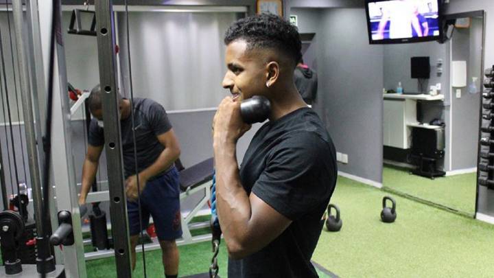 "No pretendemos hacer musculoso a Rodrygo..."
