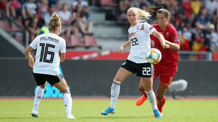 Turid Knaak, jugando con Alemania.