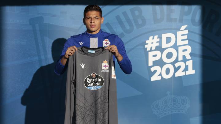 Lucho García con la camiseta del Deportivo