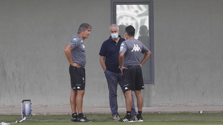 El entrenador del Betis Manuel Pellegrini valoró la previa del encuentro ante el Valladolid: "Faltan un par de piezas pero está el tema económico".