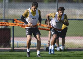 Damián y Arambarri debutarán con Uruguay