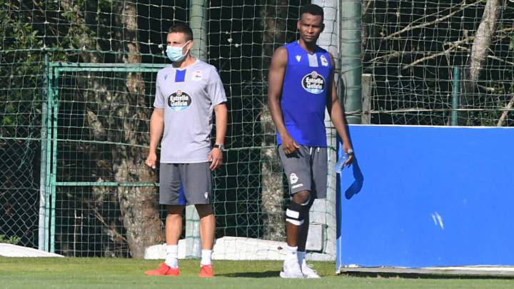 Uche Agbo en el entrenamiento del Deportivo