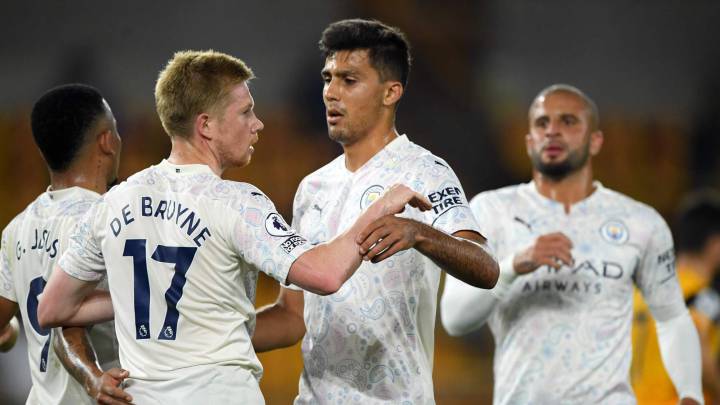 El City suda contra el Wolves pero comienza con victoria.