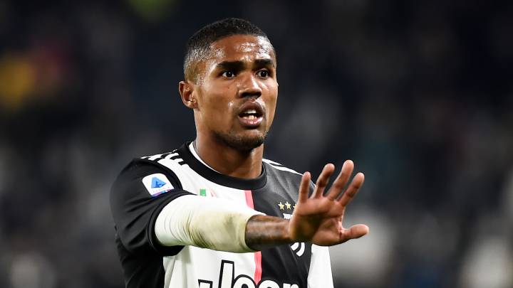 Douglas Costa.