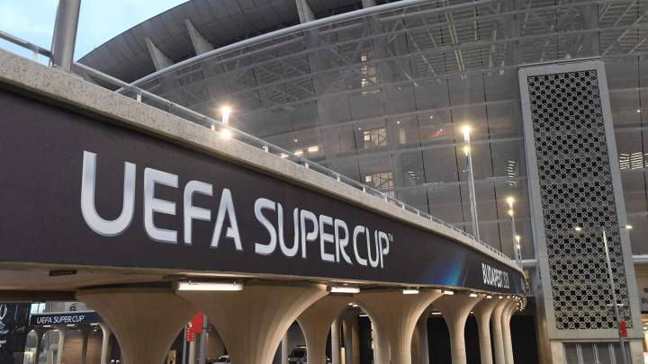 UEFA debate consolidar los cinco cambios en Champions