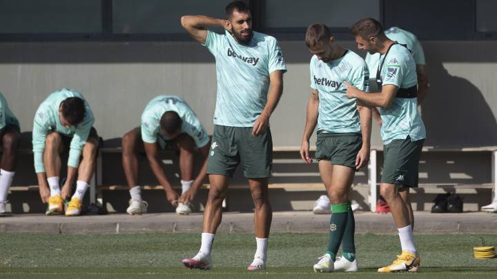 Borja Iglesias impulsa otro dilema en el ataque del Betis
