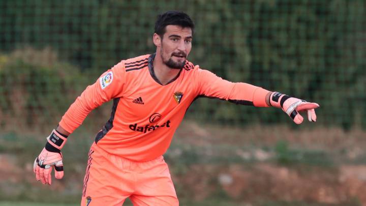 El Cádiz sigue aligerando plantilla: Sotres, al Rayo Majadahonda