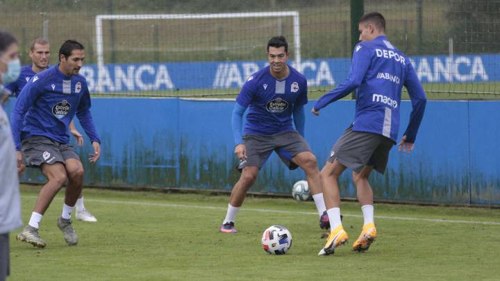 Miku, durante su primer entrenamiento con el Deportivo.