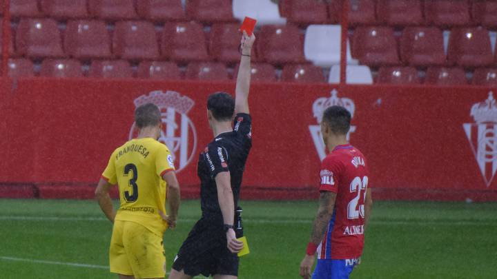 Al Girona le urge firmar un lateral izquierdo