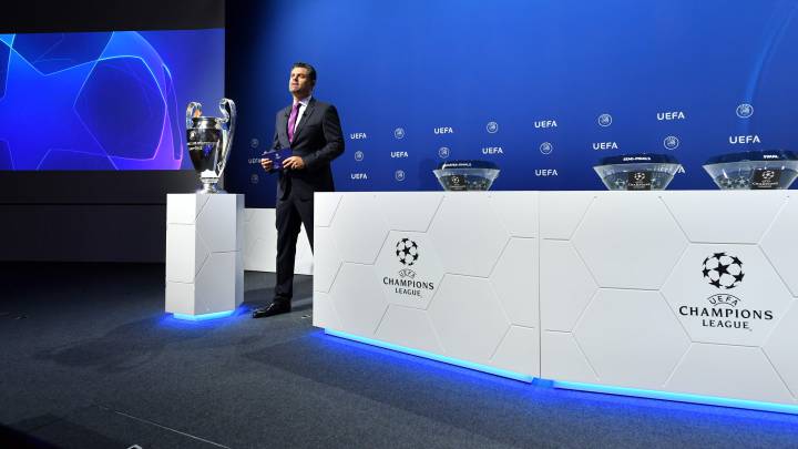 Host Pedro Pinto delivers a speech during the UEFA Champions League 2019/20 final stage draw ceremony at the UEFA headquarters, on July 10, 2020 in Nyon. (Photo by Harold Cunningham / UEFA / AFP) / RESTRICTED TO EDITORIAL USE - MANDATORY CREDIT "AFP PHOTO /UEFA/HAROLD CUNNINGHAM" - NO MARKETING - NO ADVERTISING CAMPAIGNS - DISTRIBUTED AS A SERVICE TO CLIENTS SORTEO CHAMPIONS LEAGUE FASE FINAL CORONAVIRUS COVID19 PUBLICADA 11/07/20 NA MA10 5COL
