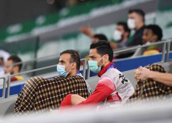 La locura del fútbol en Qatar: con manta a 37º