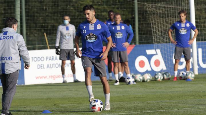 Álvaro Queijeiro en un entrenamiento del Deportivo