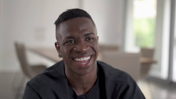 Vinicius protagoniza su propia serie documental que se estrena hoy. El jugador del Real Madrid comparte su vida en Facebook a través de Instagram TV.