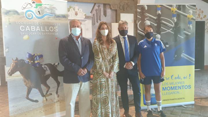 El Cádiz y la Sociedad de Carreras de Sanlúcar cabalgan juntos.