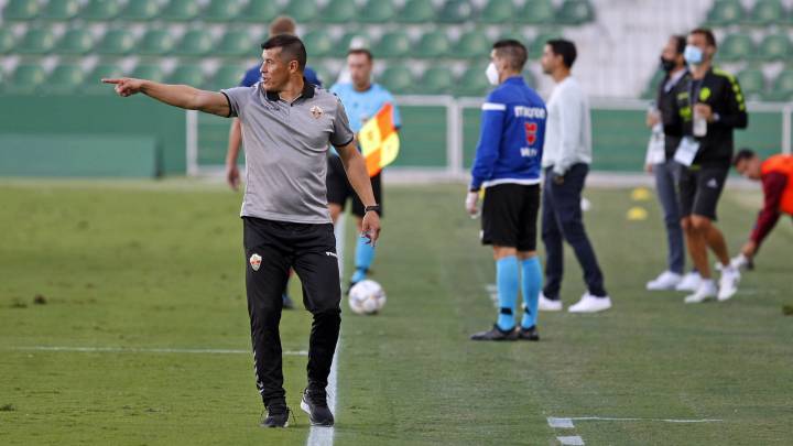 Almirón: "Los fichajes van a llegar y vamos a mejorar mucho"