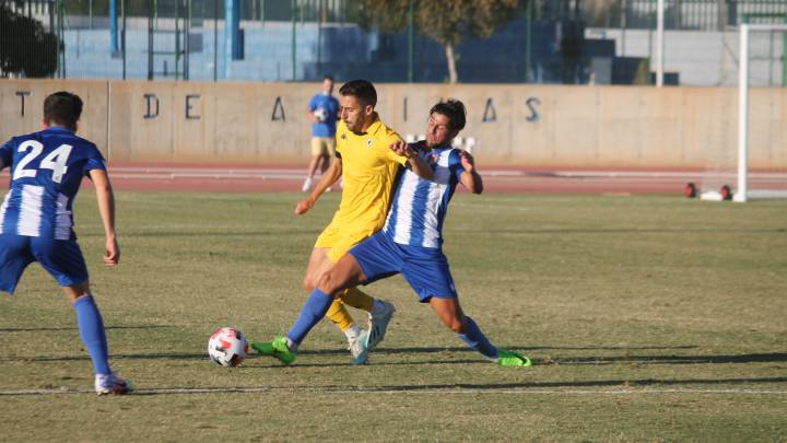 El Hércules pierde en Águilas y Carmelo ficha al pivote Appin