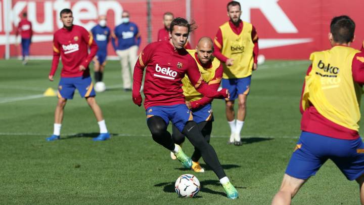 Griezmann, en la imagen en una acción del último entrenamiento, tendrá hoy otra oportunidad para reivindicarse.