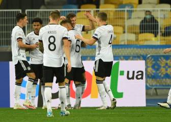 Alemania gana pero no convence