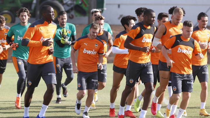 El vestuario che se centra en el fútbol y deja atrás las polémicas