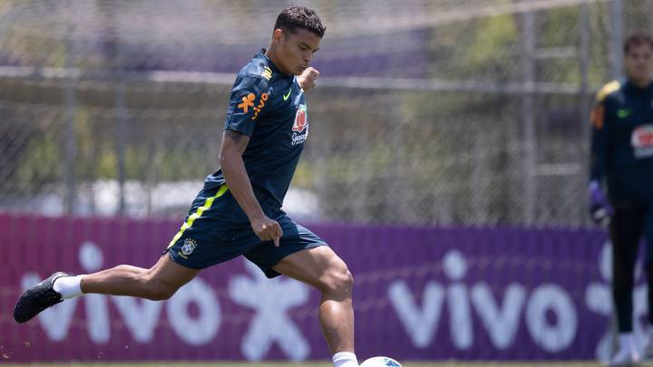 Brasil viaja a Perú con Thiago Silva como capitán