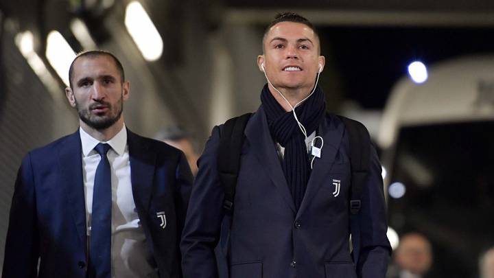 Chiellini, sobre el positivo de Cristiano: "Está tomando el sol..."