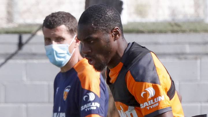 Alerta Kondogbia, tiene molestias a tres días del derbi ante el Villarreal