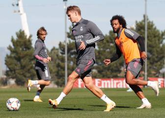 Real Madrid squad for Cádiz clash: Odegaard injured and doubt for Clásico