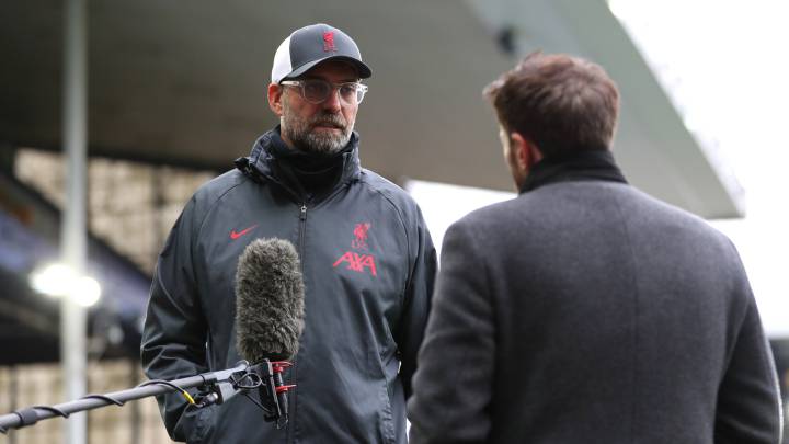 Henderson: "A veces tuercen las líneas para que haya fuera de juego, ¿no?"