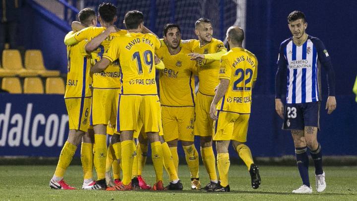 LaLiga pide suspender el Alcorcón-Ponferradina por cuatro positivos