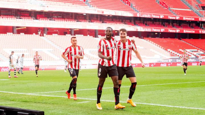 Cuatro jugadores pelean por el extremo izquierdo del Athletic