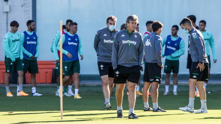 Guardado, Juanmi y Emerson, un ramillete de dudas en el Betis