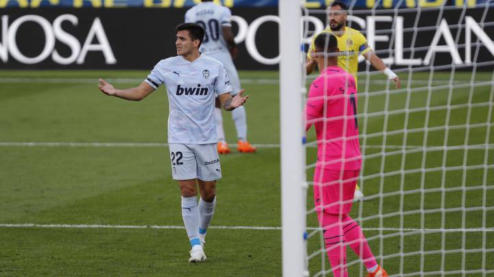 Maxi Gómez se lesiona y es duda para el derbi ante el Elche
