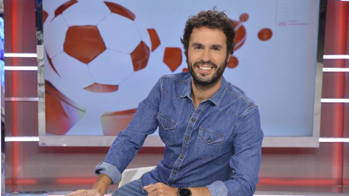 "Tenemos una consigna muy clara: sorprender y apostar por la originalidad", destaca Luis García, presentador del programa, al Diario AS. 'El Desmarque' se emitirá los lunes y viernes en Cuatro.