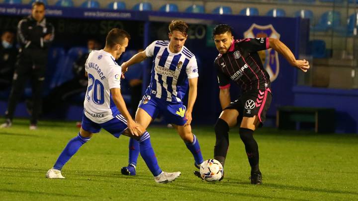 Competición desestima las alegaciones del Tenerife y sanciona un partido a Zarfino