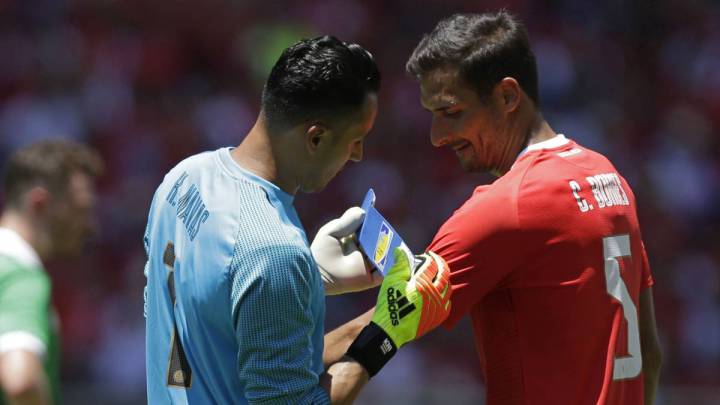 Keylor Navas y Celso Borges con Costa Rica