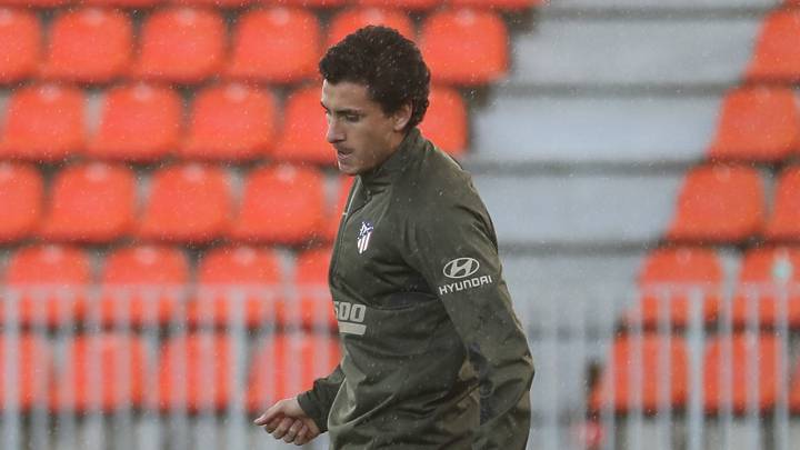 Giménez, en el entrenamiento de ayer del Atlético